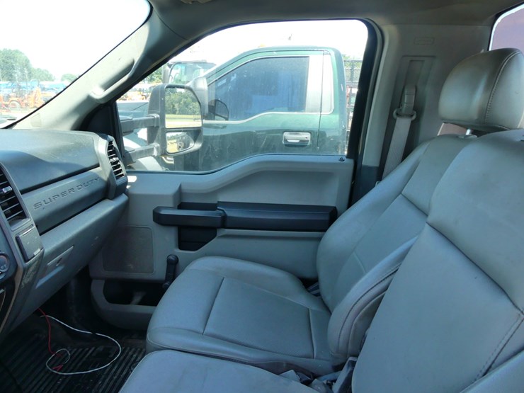 2019-ford-f350-xl-image-14