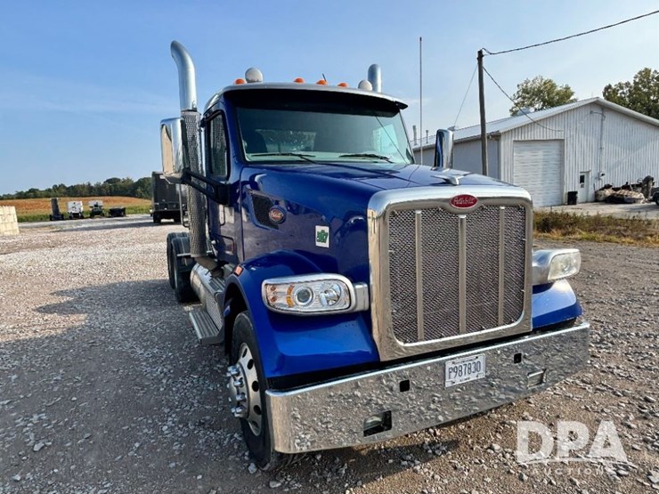 2019-peterbilt-567-image-4