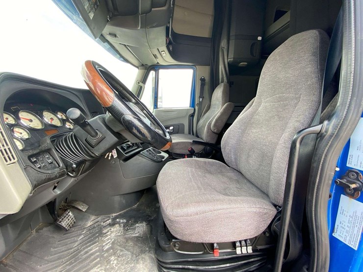 2016-international-prostar-image-11