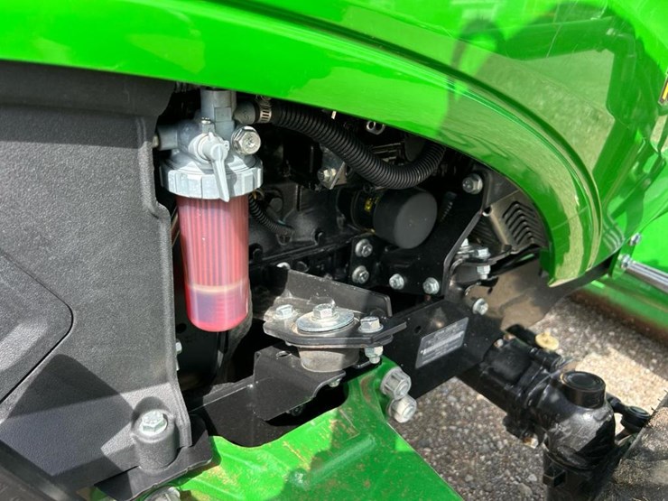 2020-john-deere-1023e-image-32