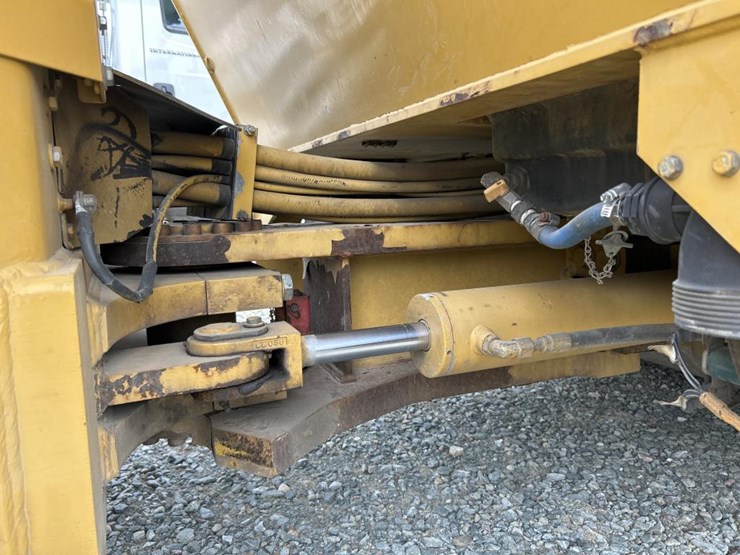 caterpillar-cb54-image-25