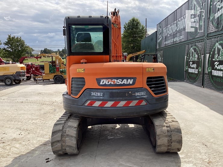 2019-doosan-dx85r-3-image-3