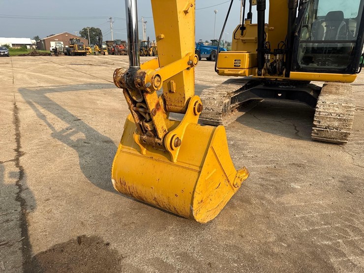 2016-caterpillar-312fgc-image-10