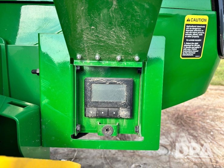 2025-john-deere-616r-image-92