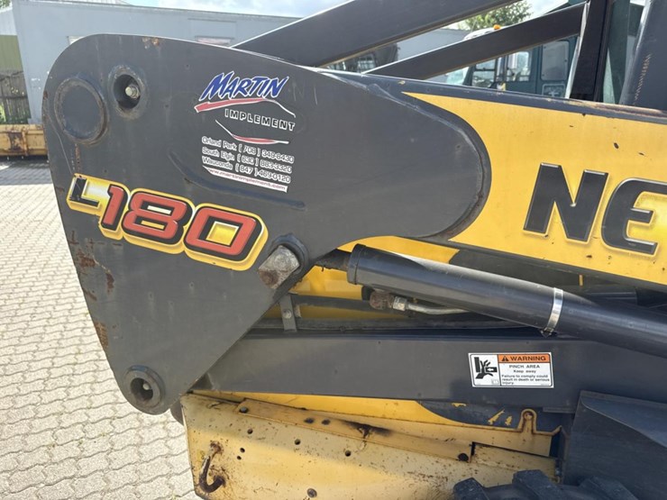 2008-new-holland-l180-image-13
