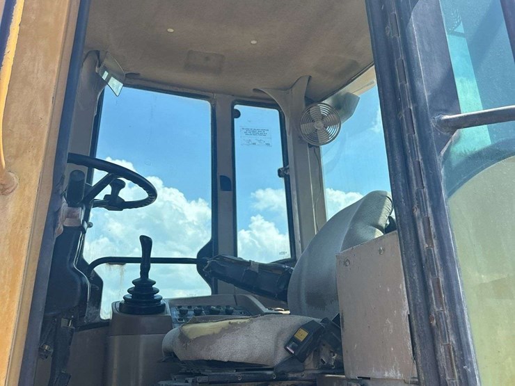 john-deere-444h-image-34
