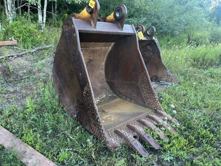 #2541-•-approx-51“-excavator-bucket-image-1
