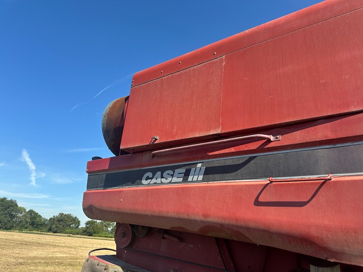 #32155-•-1997-case-international-2188-combine-image-32