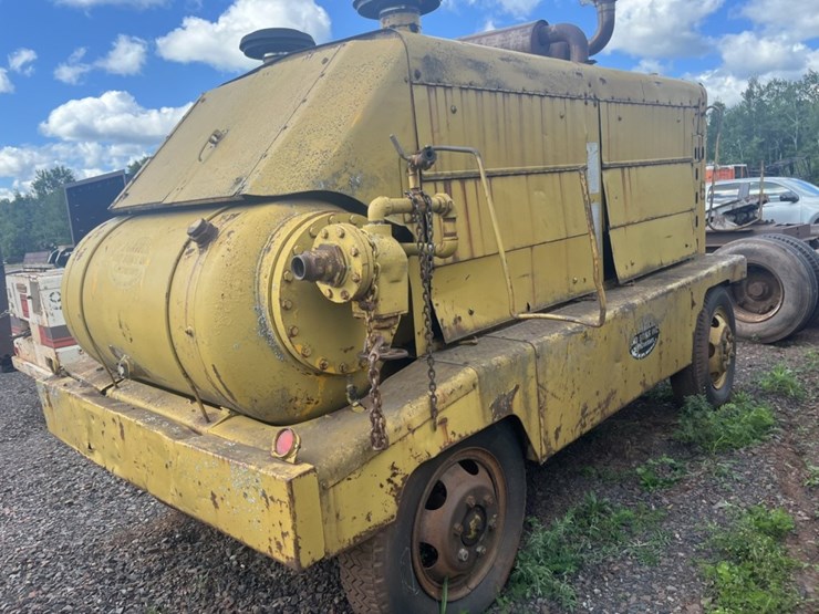 #2685-•-ingersoll-rand-xl1200-towable-air-compressor-image-5
