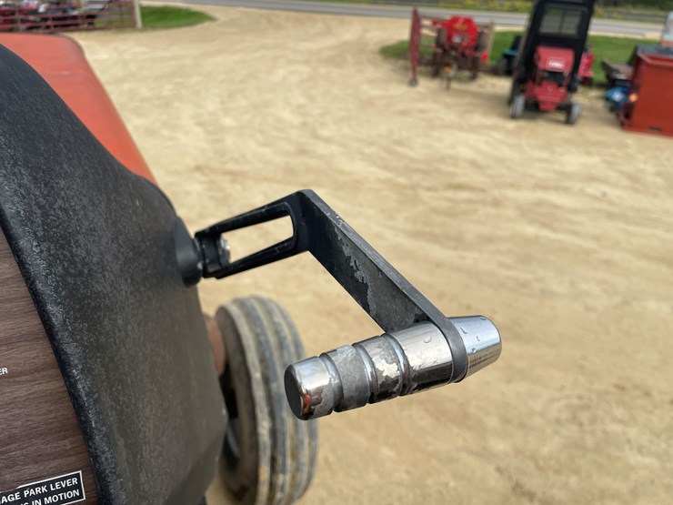 massey-ferguson-2705-image-82