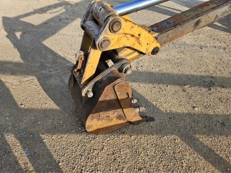 caterpillar-430d-image-28