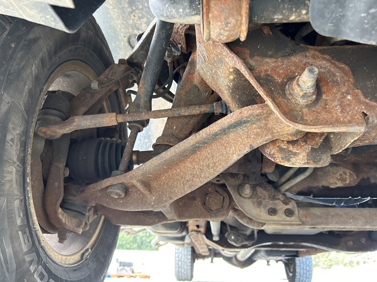 2014-chevrolet-3500-image-26