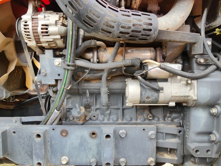 2012-kubota-m108s-image-10
