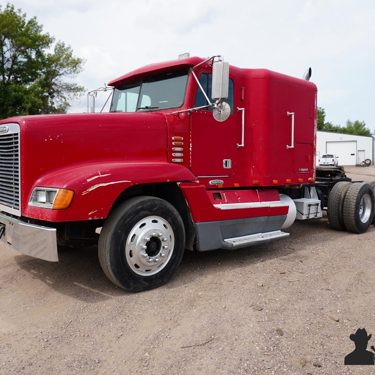 2000 FREIGHTLINER FLD120
