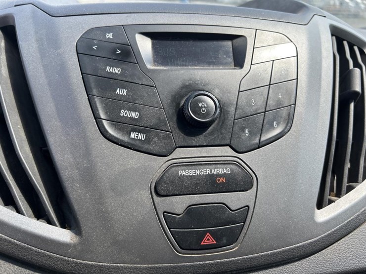 2015-ford-transit-image-29