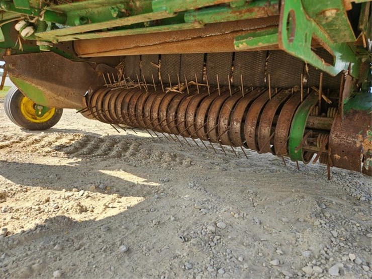 john-deere-566-image-15