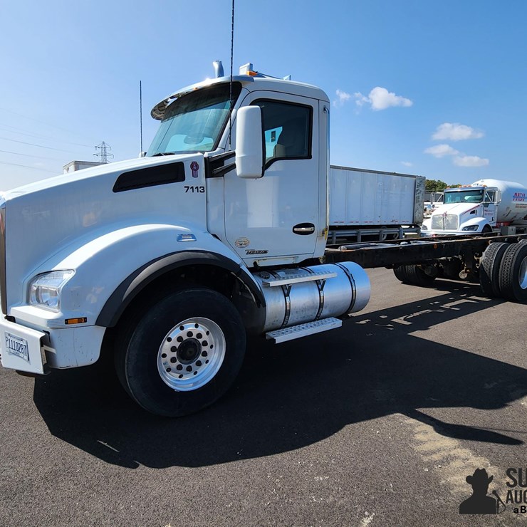 2016 KENWORTH T880