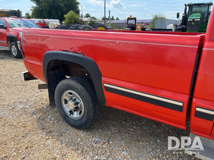 2004-chevrolet-2500hd-image-31