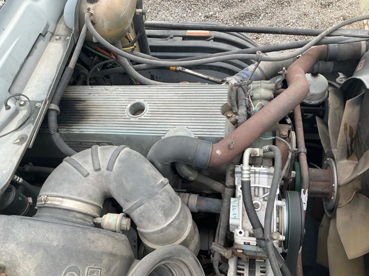 2000-freightliner-flc120-image-35