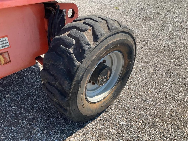 2005-jlg-600s-image-12