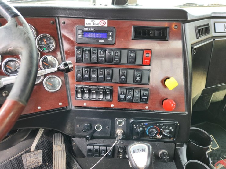 2019-western-star-4900sf-image-61