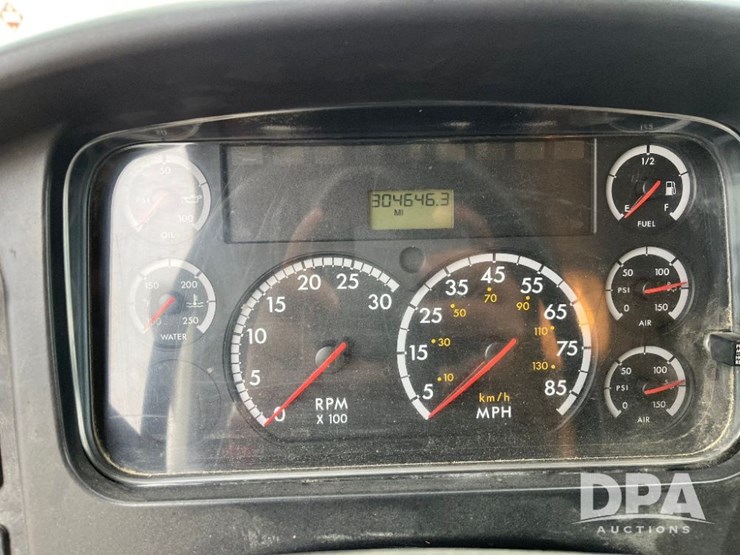2010-freightliner-business-class-m2-petroleum-truck-(jn2961,-unit-491)-image-80
