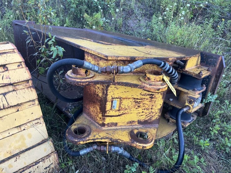#2539-•-approx-30“-felco-vibrating-bucket-image-1
