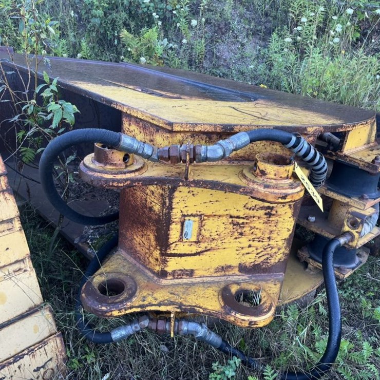 #2539 • Approx 30“ FELCO Vibrating Bucket