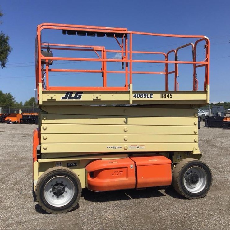 2002 JLG 4069LE
