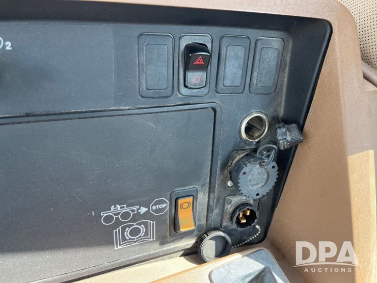 2014-john-deere-4730-image-67