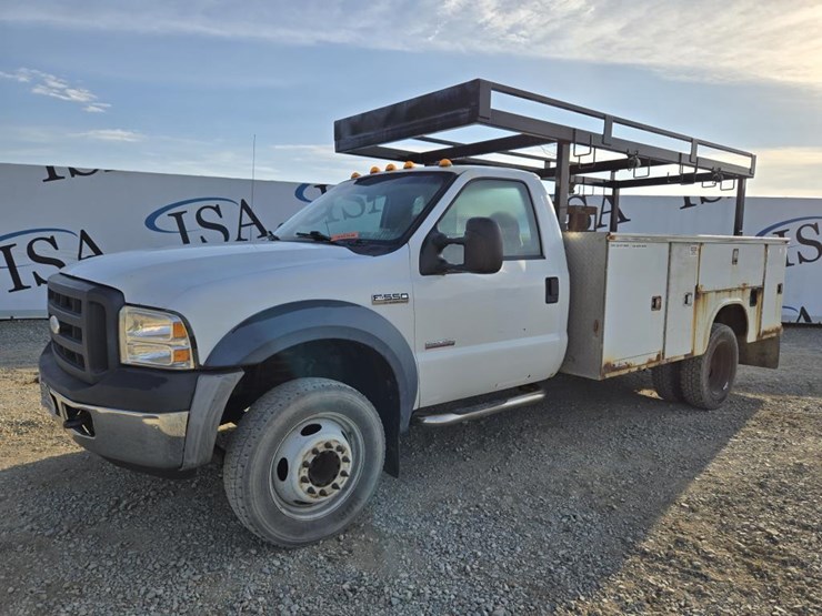2006-ford-f550-image-1