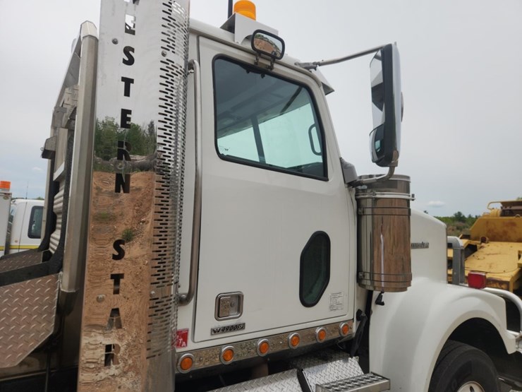 2019-western-star-4900sf-image-20