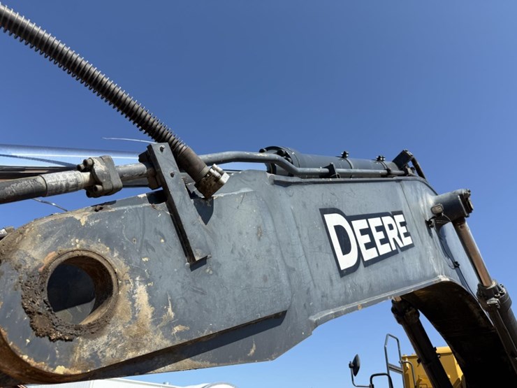 2020-deere-670g-lc-image-22