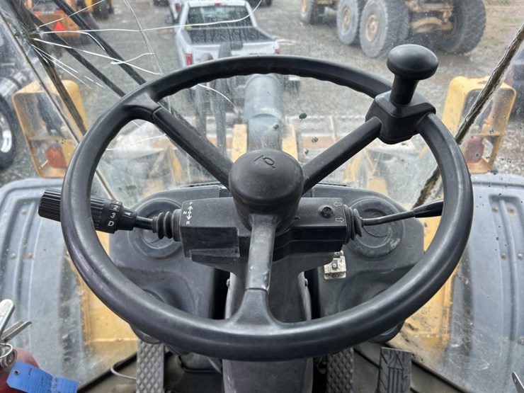 2014-deere-824k-image-69