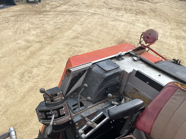 massey-ferguson-2705-image-68