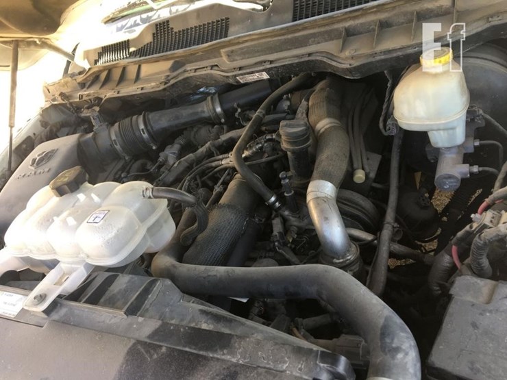 2015-ram-1500-image-10