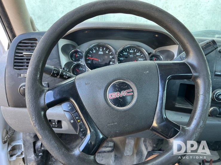 2012-gmc-3500hd-image-45