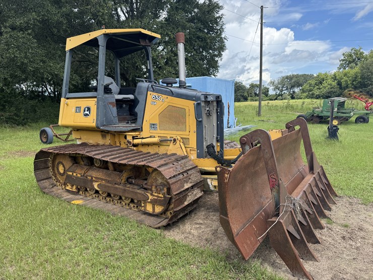 2011-deere-650j-image-1