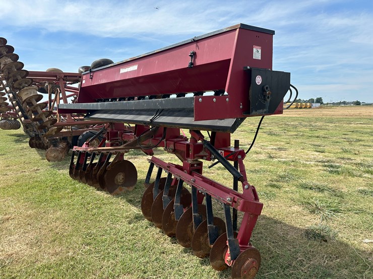 #32174-•-w-&-a-manufacturing-852-levee-plow-w/-898-levee-seeder-image-3