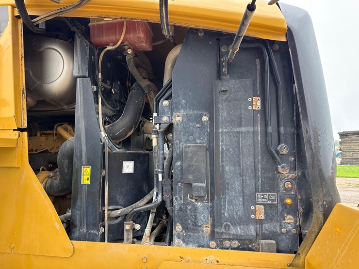 2016-caterpillar-938m-image-13