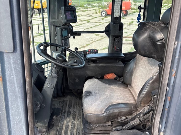 2016-deere-744kii-image-20