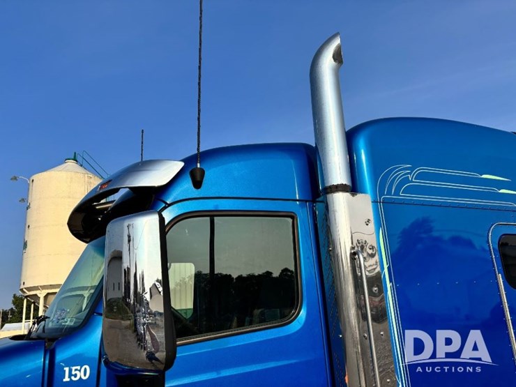 2015-peterbilt-579-image-24