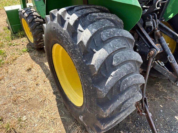 john-deere-3032e-image-10