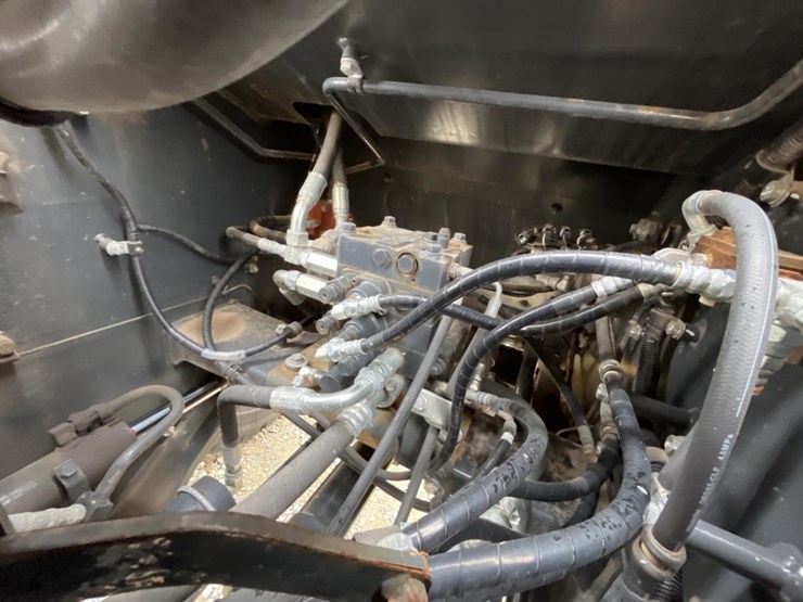 2022-komatsu-wa320-8-image-32