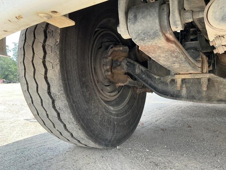 2020-peterbilt-337-image-27