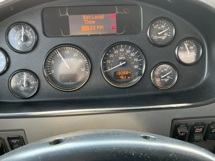 2020-peterbilt-337-image-100