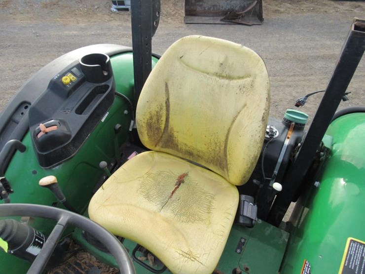 2021-john-deere-5055e-image-15