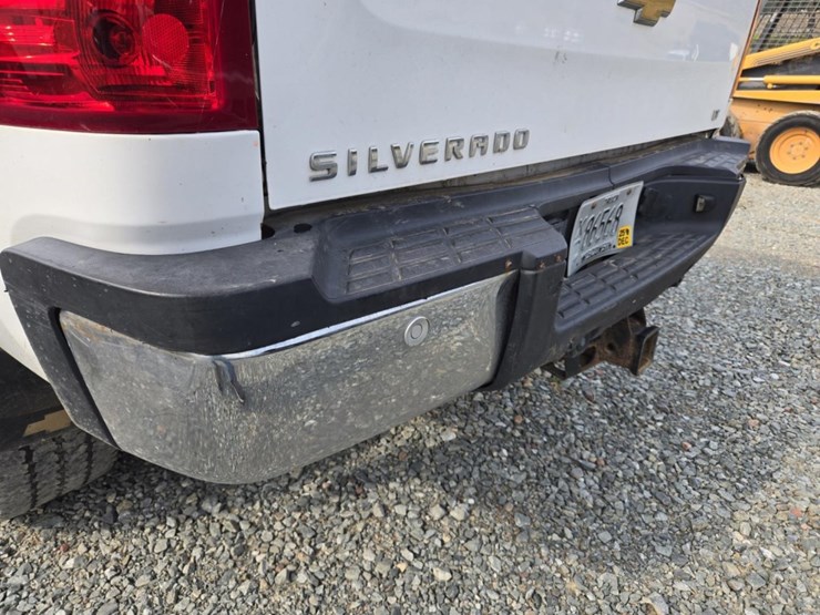 2013-chevrolet-2500hd-image-27
