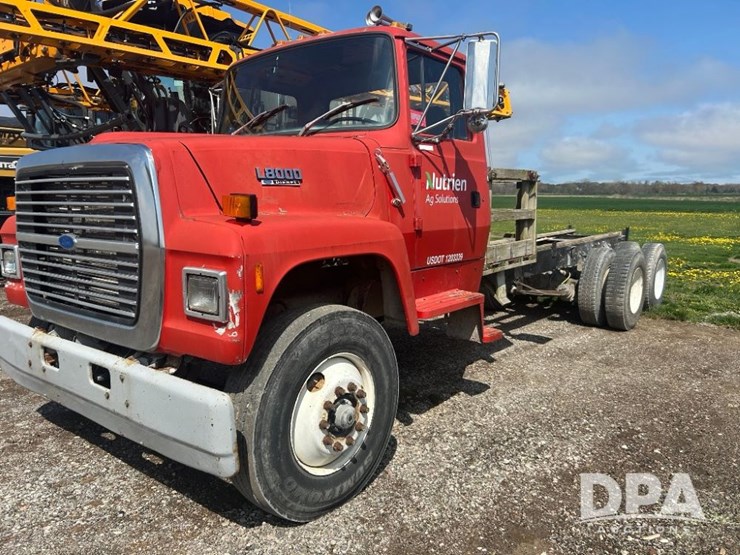 1992-ford-l8000-image-1