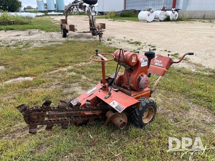 ditch-witch-c99-image-5